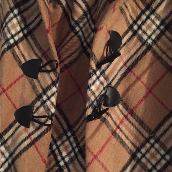 Poncho Jacket - Picture 2 of 4